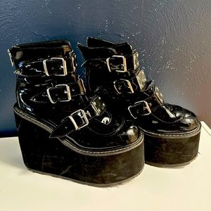 Demonia Swing 105 Platform Boots Size 8